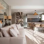 Hoteliere Chambord Au Coeur De - Entierement Renovee מלון דירות מנטון