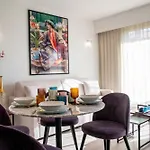 Appart hôtel Résidence Hôtelière Chambord Au Coeur De - Entièrement Rénovée