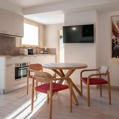 Hoteliere Chambord Au Coeur De - Entierement Renovee Apartmanhotel Menton