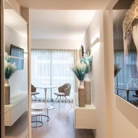 Hoteliere Chambord Au Coeur De - Entierement Renovee