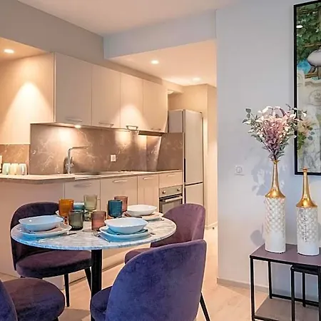 Apart-hotel Résidence Hôtelière Chambord Au Coeur De - Entièrement Rénovée 3*