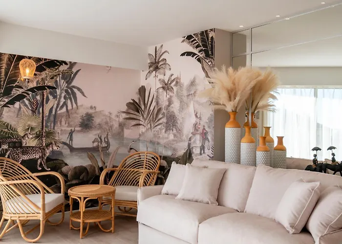 Hoteliere Chambord Au Coeur De - Entierement Renovee 3* Menton