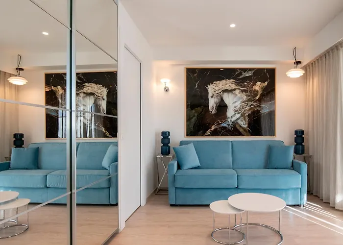 Hoteliere Chambord Au Coeur De - Entierement Renovee 3*