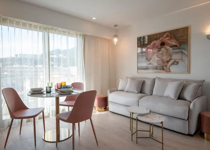 Hoteliere Chambord Au Coeur De - Entierement Renovee Menton