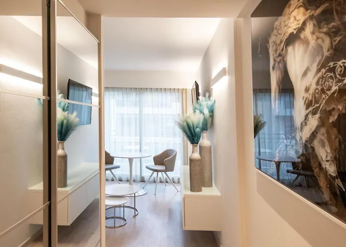 Hoteliere Chambord Au Coeur De - Entierement Renovee