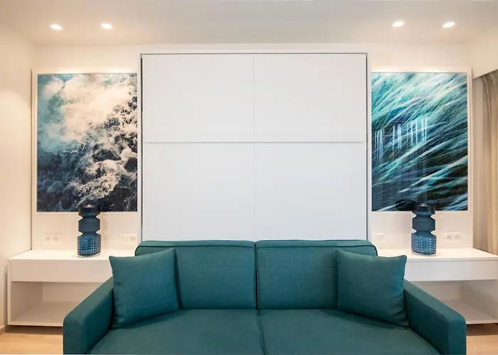 Appart hôtel Résidence Hôtelière Chambord Au Coeur De - Entièrement Rénovée 3*