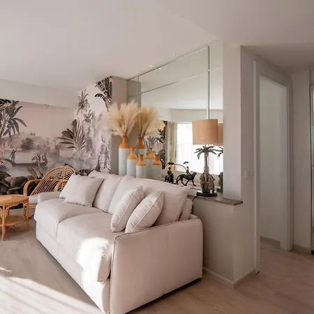 Hoteliere Chambord Au Coeur De - Entierement Renovee Appart hôtel 3*